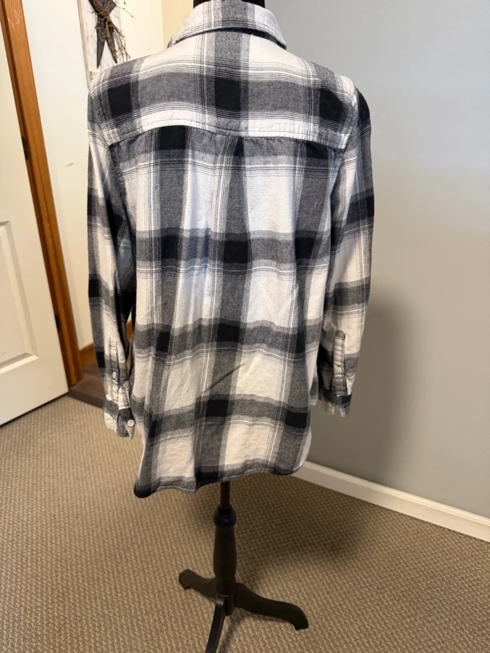 SO Black White Plaid Flannel Button Down Shirt Size M